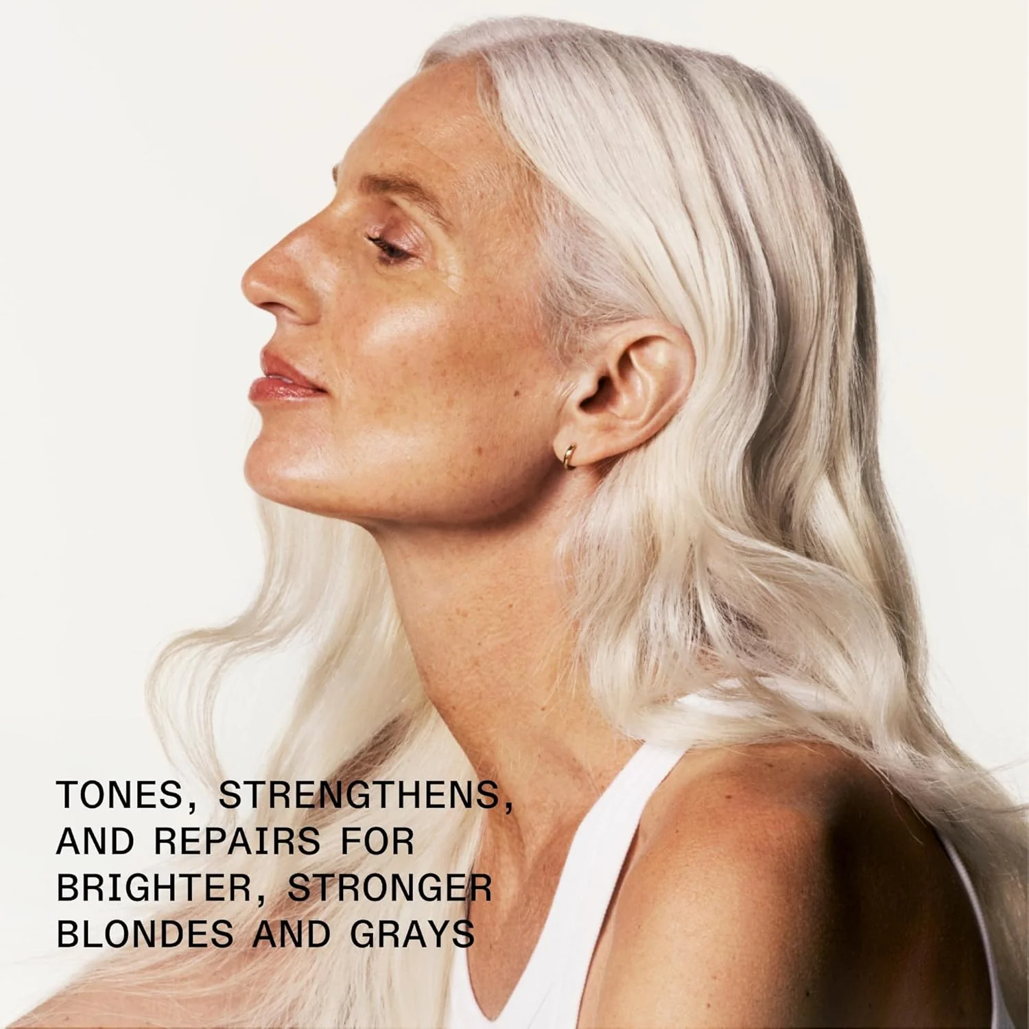 Olaplex No. 4P Blonde Enhancer Toning Shampoo - Image 4